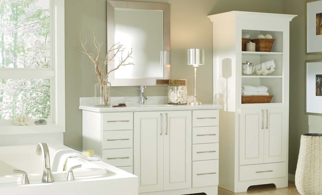 Diamond® Bathroom Cabinets